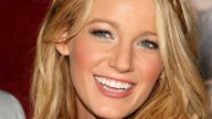 Blake Lively, a suo agio con la cellulite!