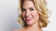 January Jones, bella con poca acqua