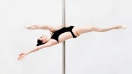 In forma con la Pole Dance