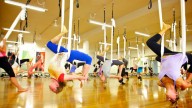 I benefici dello yoga anti-gravity