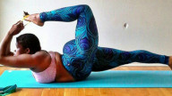 L'insegnante di yoga è curvy: 'Il peso non conta'