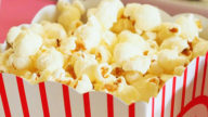 Come fare popcorn salutari per le serate Netflix in quarantena