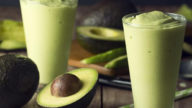 La ricetta dello smoothie banana e avocado