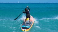 Come il paddle surf ti terrà in forma tutta l’estate